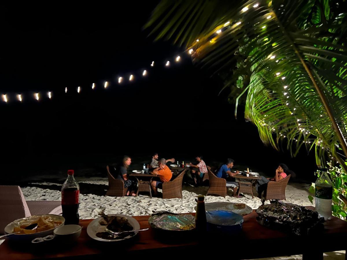 Hotel White Tern Maldives Maamigili Exterior foto