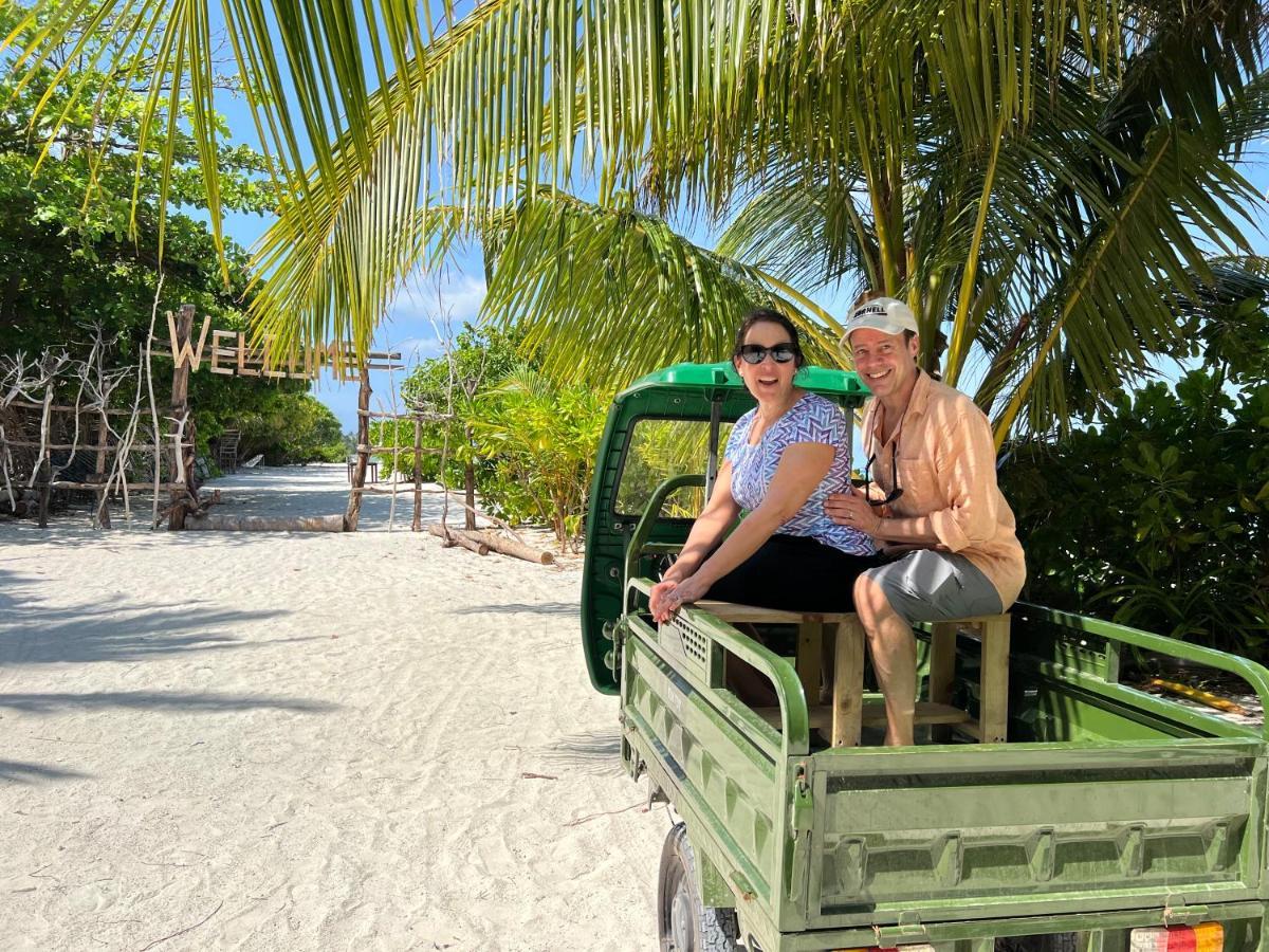 Hotel White Tern Maldives Maamigili Exterior foto