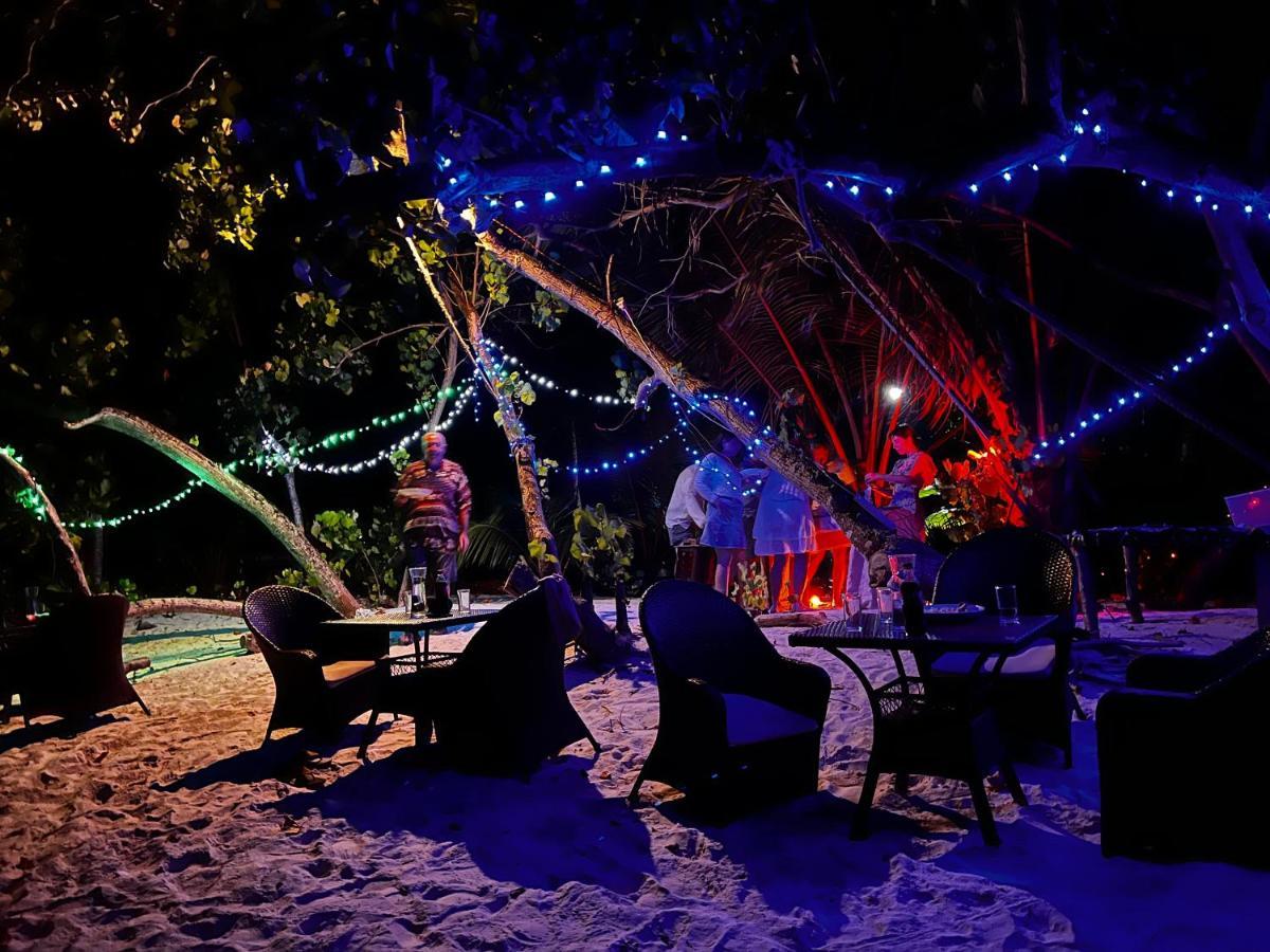 Hotel White Tern Maldives Maamigili Exterior foto