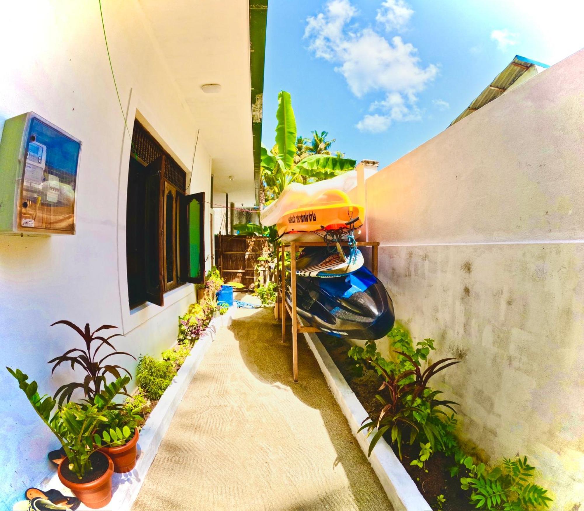 Hotel White Tern Maldives Maamigili Exterior foto
